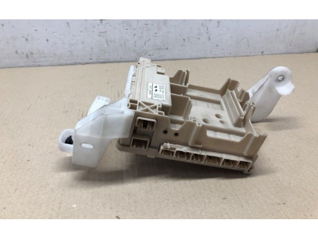 Блок предохранителей Peugeot 108