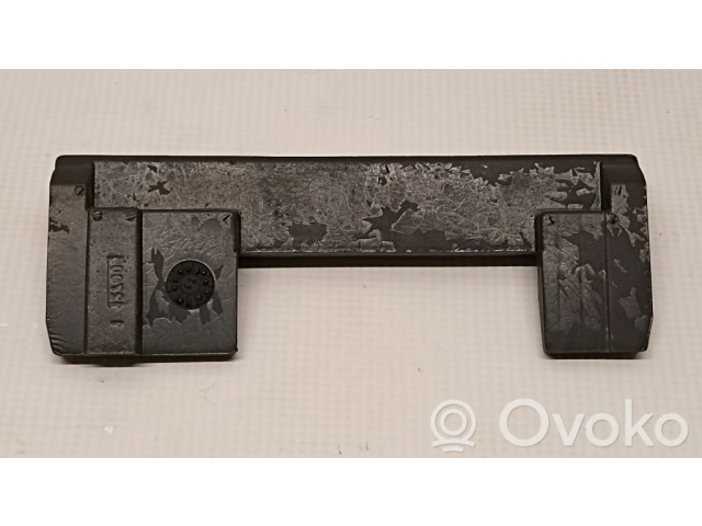 Другая деталь отсека двигателя