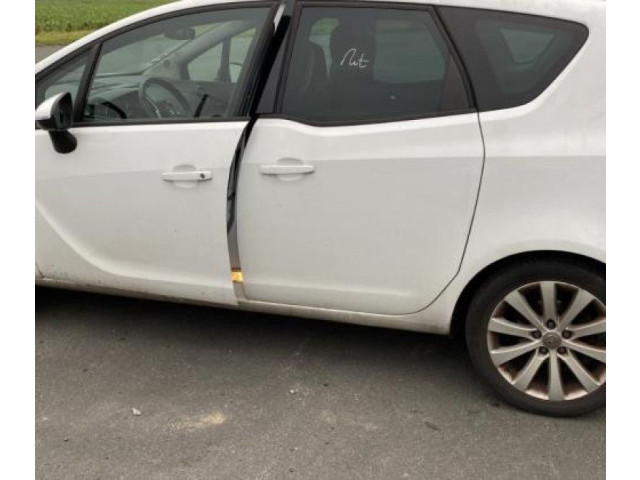 Зеркало электрическое        Opel Meriva B  2010 - 2016 года   