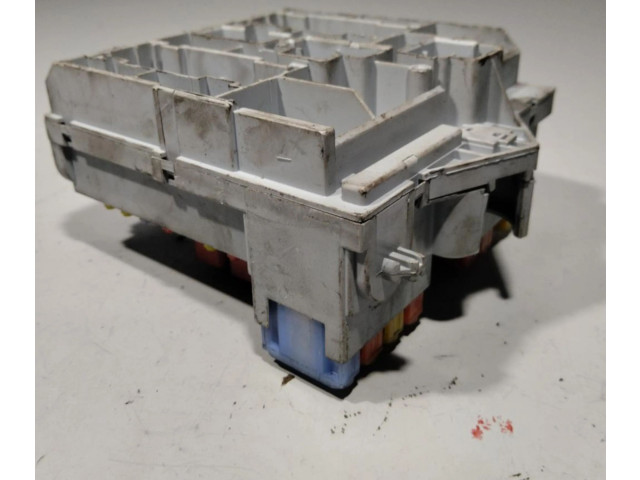 Блок предохранителей 50510968 Alfa Romeo 166