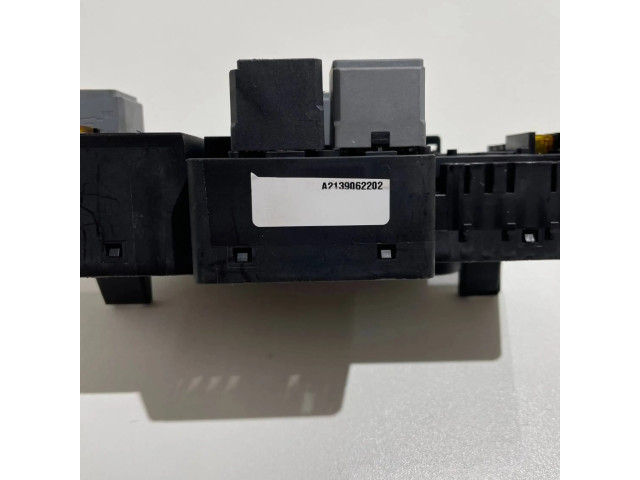 Pojistková skříňka A2139062202 Mercedes-Benz E W213 2017