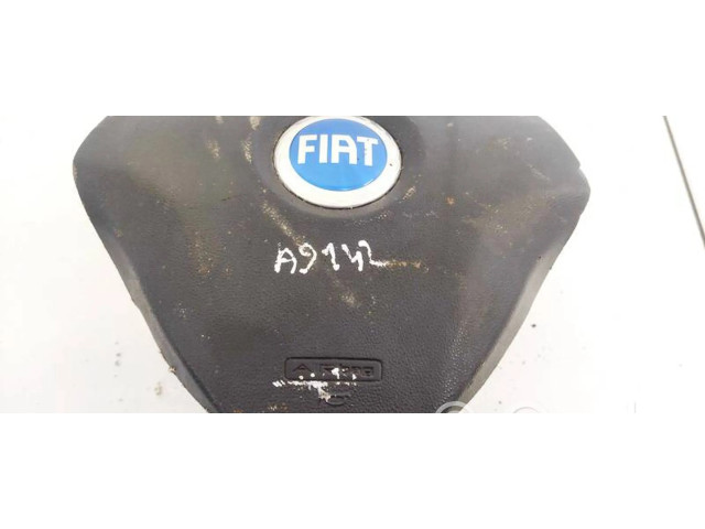 Подушка безопасности водителя 70043040 Fiat Grande Punto