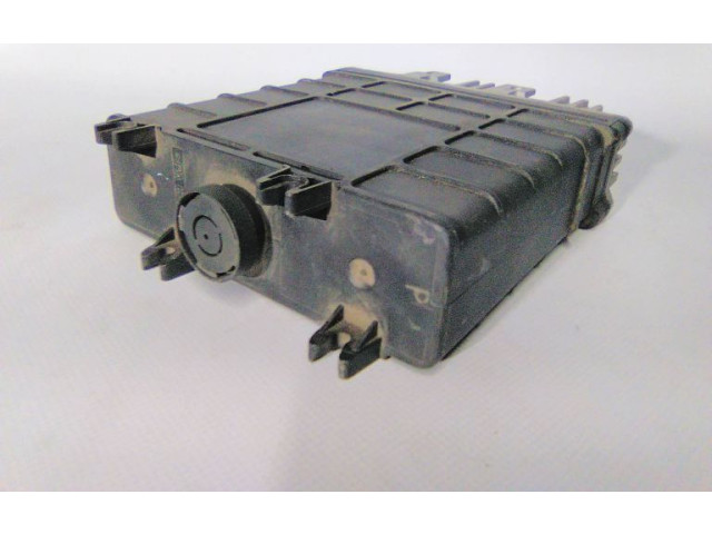 Блок управления двигателя 028906021D   Rover 100