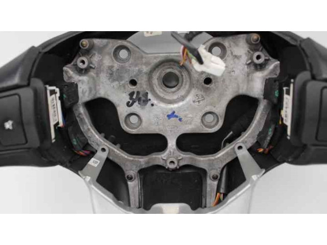 Руль KIA Ceed 2006 - 2012 года 561101H560