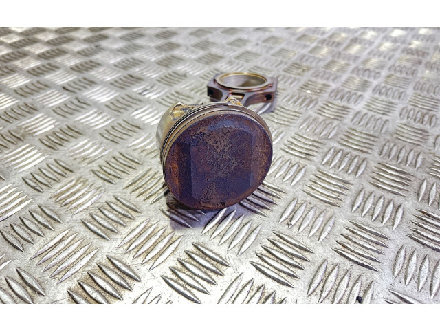  Поршень с шатуном  2399  Jaguar XJ X308  