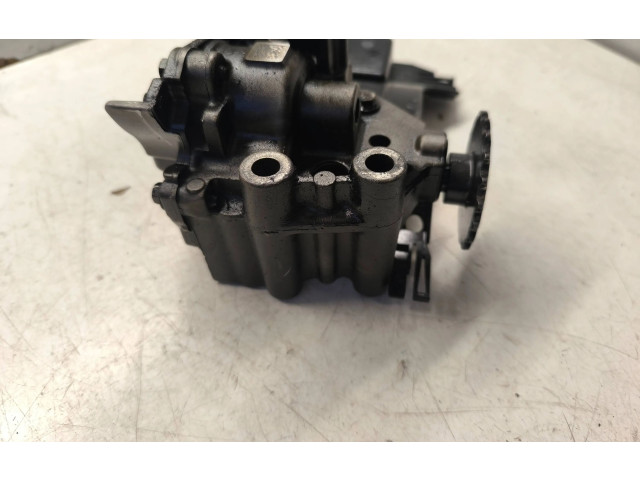 Масляный насос   8200345757  Renault Trafic III (X82) 