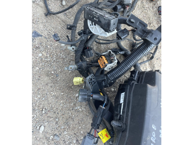 Блок предохранителей 91220Q4472 KIA Niro