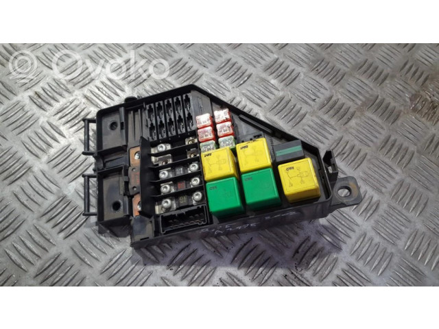 Блок предохранителей YQE103111R, 130758021600 Rover 75