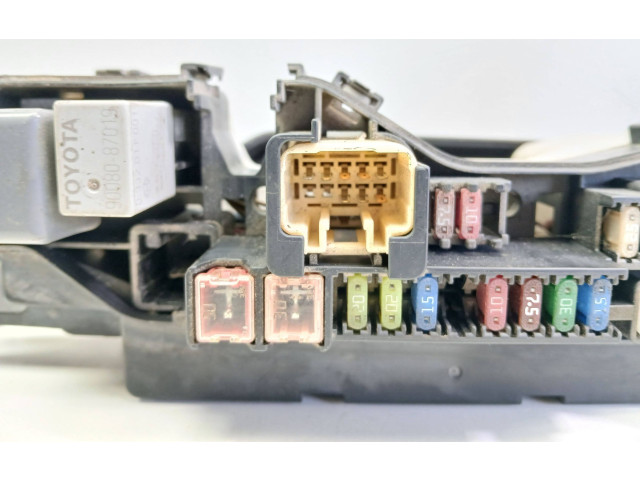 Блок предохранителей  5136YA1   Toyota Corolla Verso AR10    