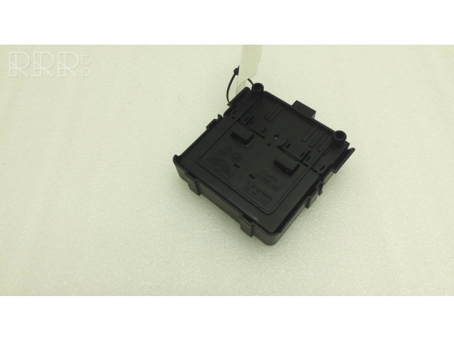 Узел подключения плюсовых проводов