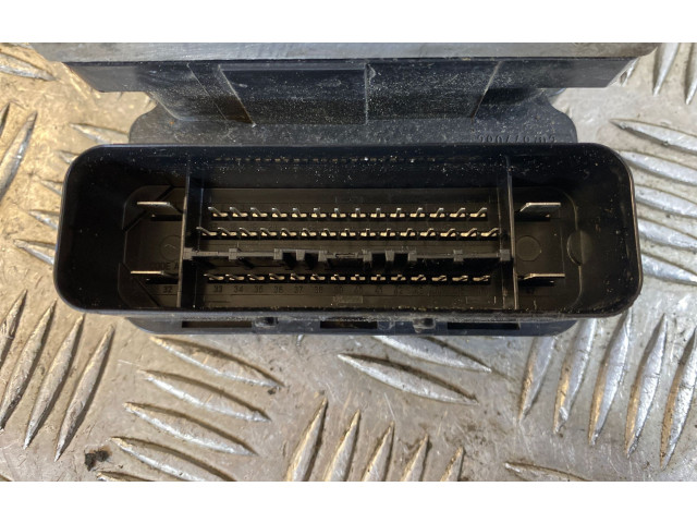 Блок АБС P68071998AD, 25021218184   Fiat  Freemont   -  года