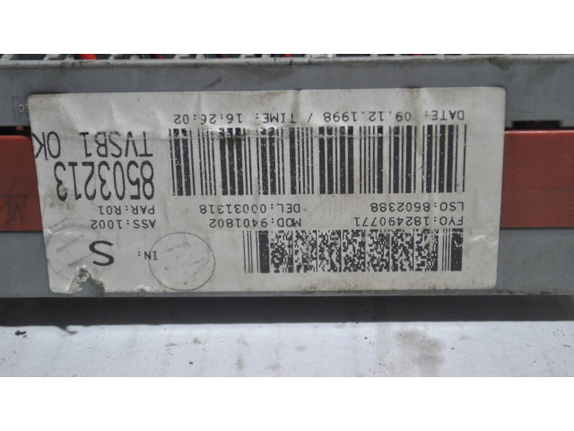 Блок предохранителей 9401802 Volvo S60