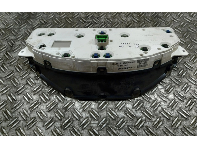 Панель приборов    Volvo V70       