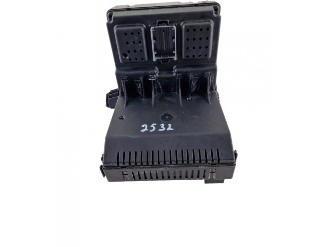   Pojistková skříňka 28087582, 30786890   Volvo XC90 2008