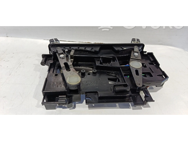 Блок управления климат-контролем MB438504 Mitsubishi L300, Cosmos