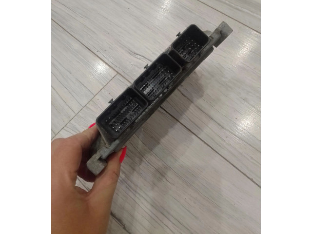 Блок управления двигателем Блок управления 237104091R Renault Twingo II