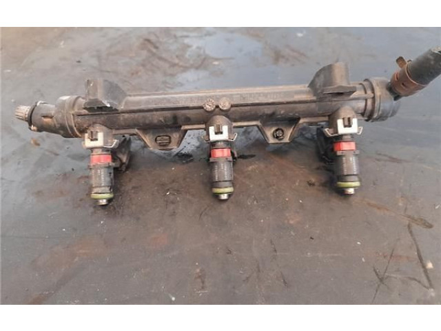 Топливная рампа 03E133320A   Skoda Fabia Mk2 (5J)  