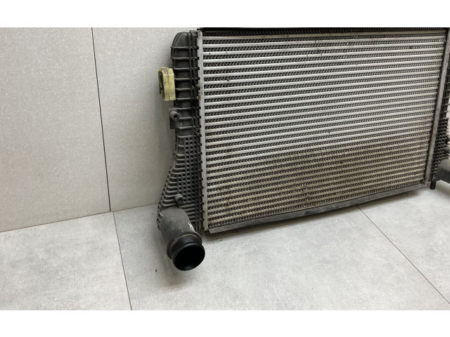 Интеркулер 1K0145803BM Volkswagen Golf VI