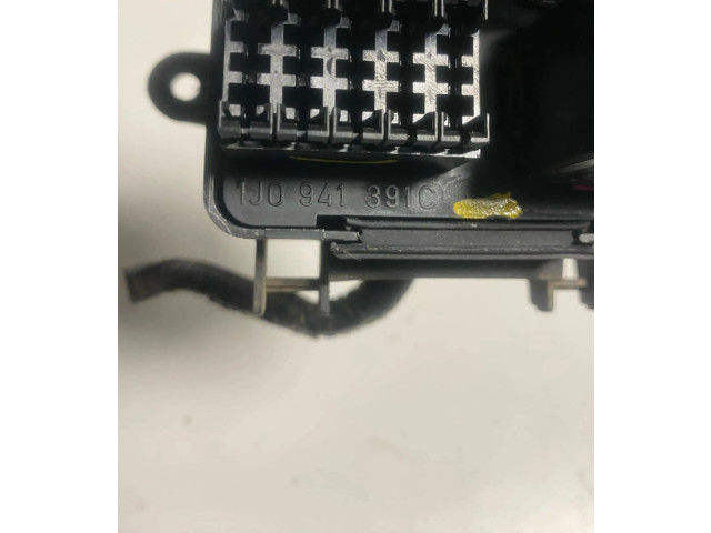 Блок предохранителей  1J0941391C   Audi A3 S3 8L    