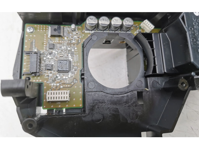 Ручка стеклоочистителей 17D770   Volvo V50