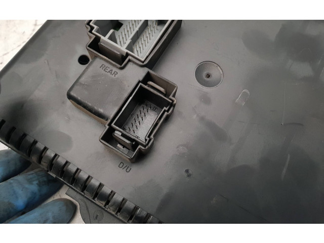 Блок предохранителей 30728512, 28017881   Volvo XC90    