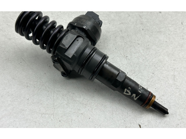 Форсунка 038130073BN    Volkswagen Touran I   