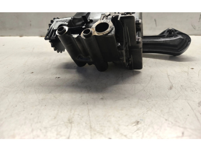 Масляный насос   8200345757  Renault Trafic III (X82) 