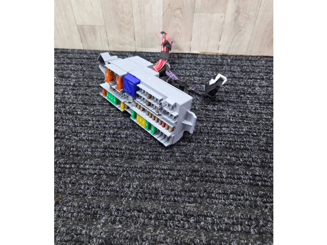 Блок предохранителей  9350313, 0300921   BMW 5 G30 G31    