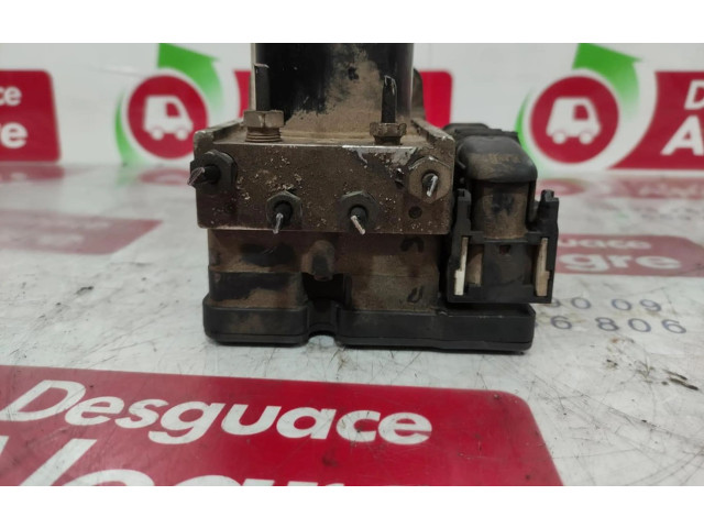 Топливная рампа 8V512M110AD, 8V512M110AD   Ford Fiesta  