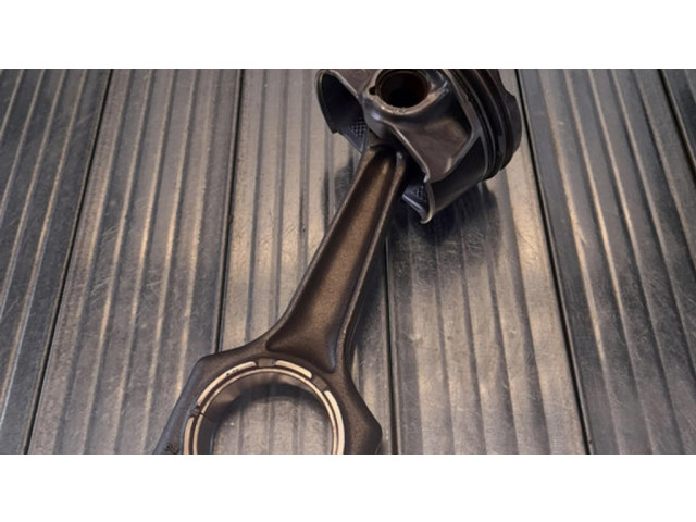 Поршень с шатуном 8678931, 9494399 BMW X2 F39 для бензинового двигателя 2.0