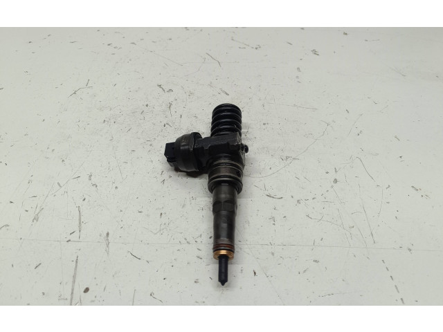 Форсунка 038130073AG    Audi A3 S3 8L   