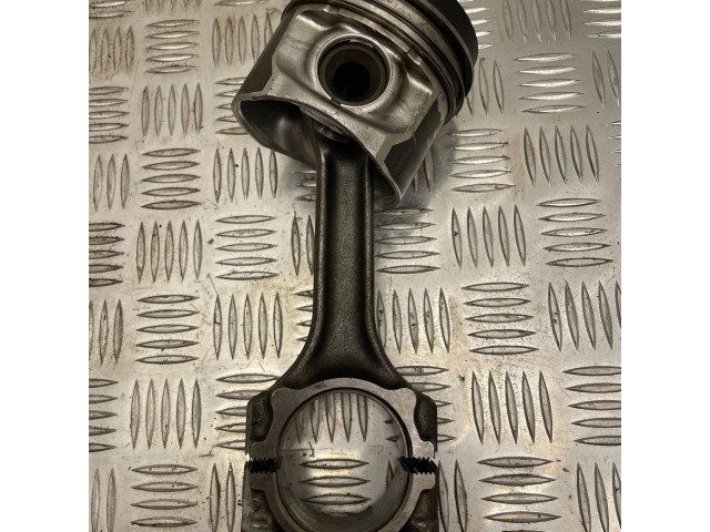  Поршень с шатуном    Jeep Grand Cherokee (WJ) для дизельного двигателя 3.1