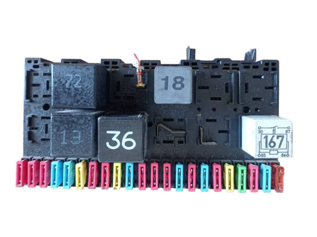 Блок предохранителей 357937039 Volkswagen Golf III