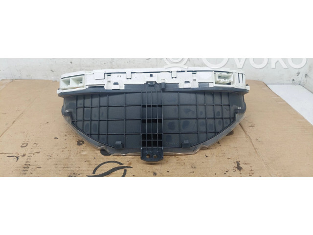 Přístrojová deska  Mazda MPV 2002   