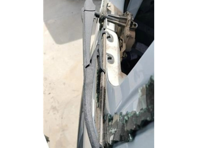 Моторчик заднего дворника 287102467R    Dacia Dokker