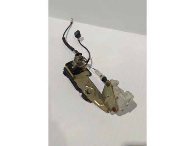 Замок багажника 3B9827297A, COMPISTOLAELETRICA    Volkswagen PASSAT B5.5 2001 - 2005 года