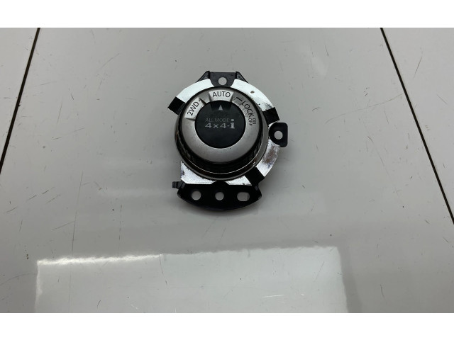 Pojistková skříňka Включатель блокировки дифференциалов 969U74CE2A Nissan X-Trail T32 2016