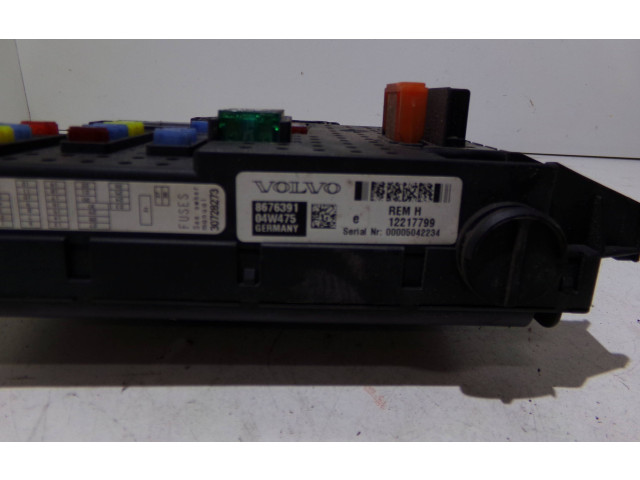 Блок предохранителей 8676391, 12217799   Volvo XC90    