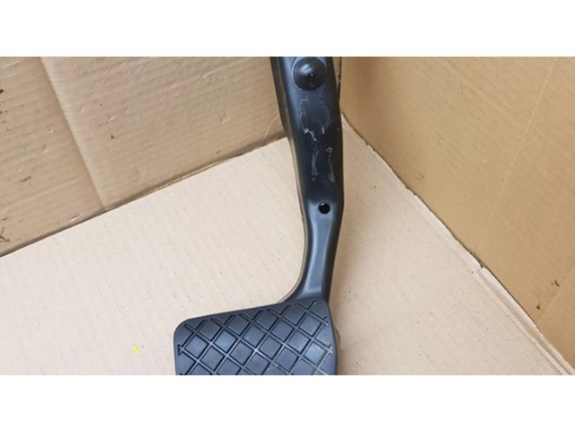 Тормозная педаль