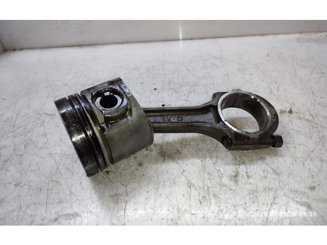 Поршень с шатуном 4D56 Mitsubishi L200