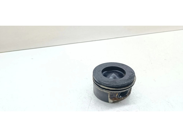 Píst 84L117 BMW 3 F30 F35 F31 pro naftový motor 2.0 N47D20C