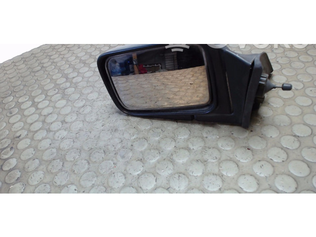 Zpětné zrcátko Nissan Sunny 1988