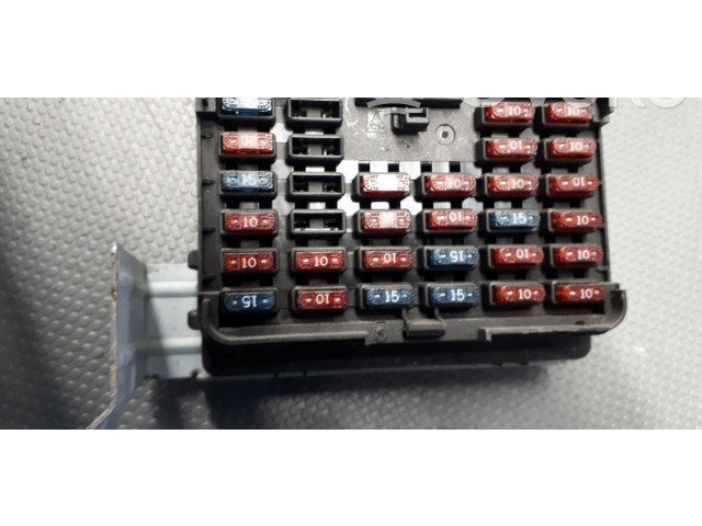 Блок предохранителей     Hyundai Sonata    