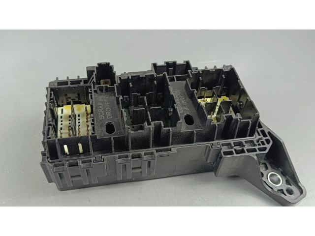 Блок предохранителей 68347016AD Jeep Grand Cherokee WL