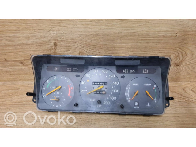 Панель приборов 8581332, 8564940   Saab 900       