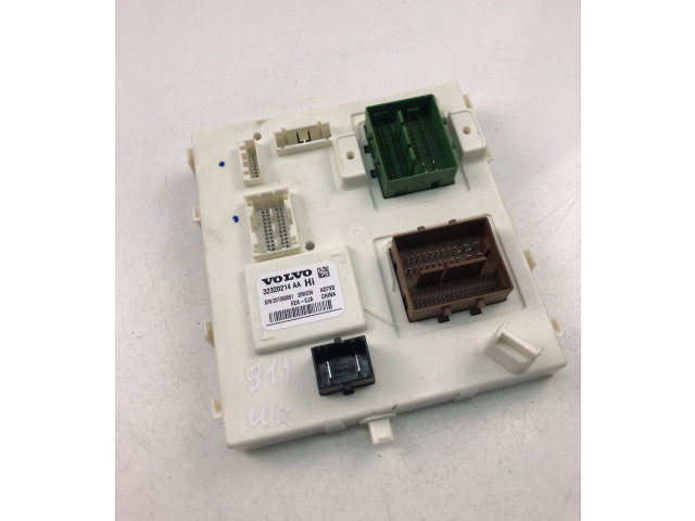 Блок предохранителей 32320214AA, UK911 Volvo XC40
