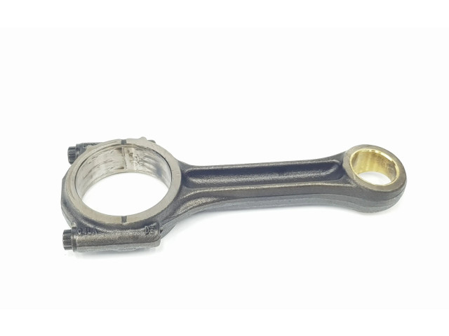 Шатун CRLB 04L105401A, 04L105401A    Skoda Superb B8 (3V)  