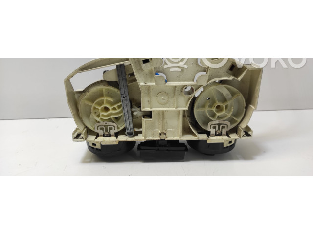 Блок управления климат-контролем 1J0819045E   Volkswagen PASSAT B5