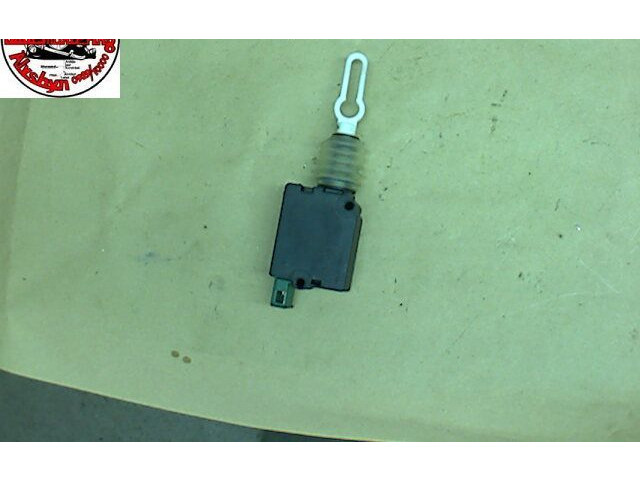 Замок багажника 4B9962115    Audi A6 S6 C5 4B 1997 - 2005 года