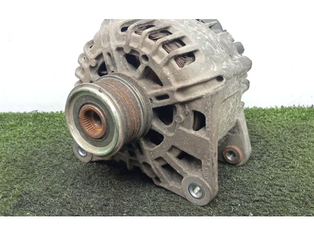 Генератор 125AH-VALEO Dacia Duster